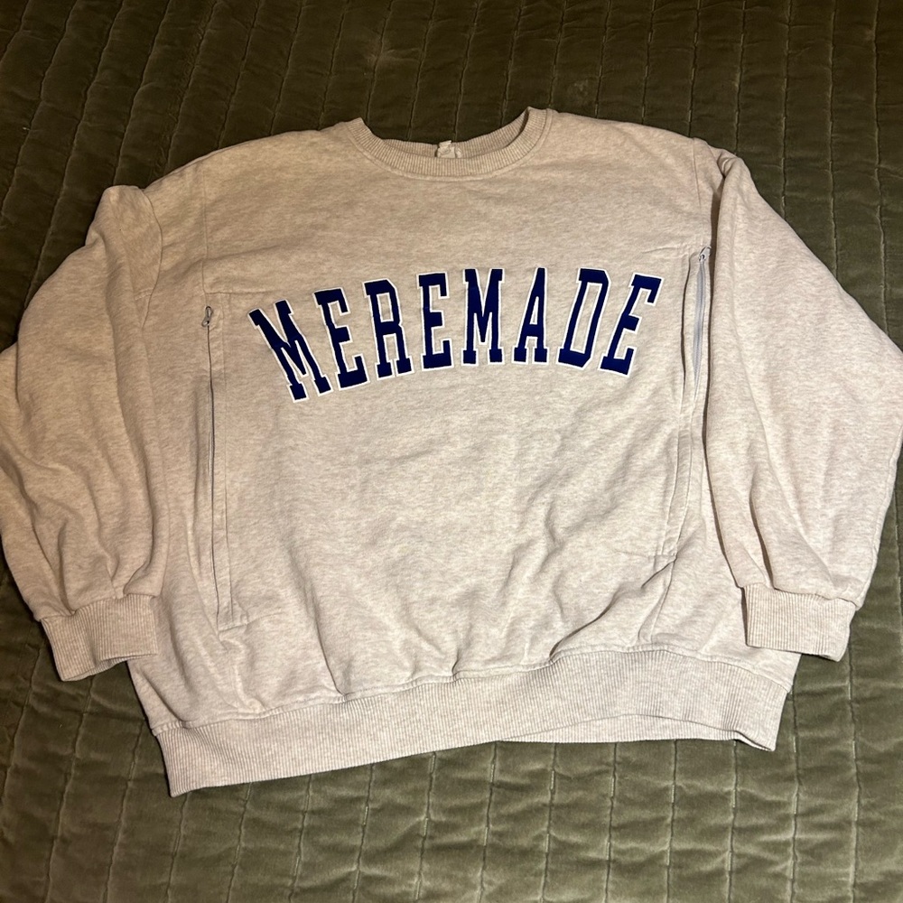 Tajinebanane nursing sweatshirt